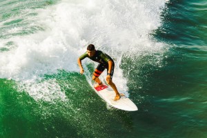 华体会-曼城豪取三连胜，福登与哈兰德引领球队迈向欧冠荣耀，曼城引进哈兰德