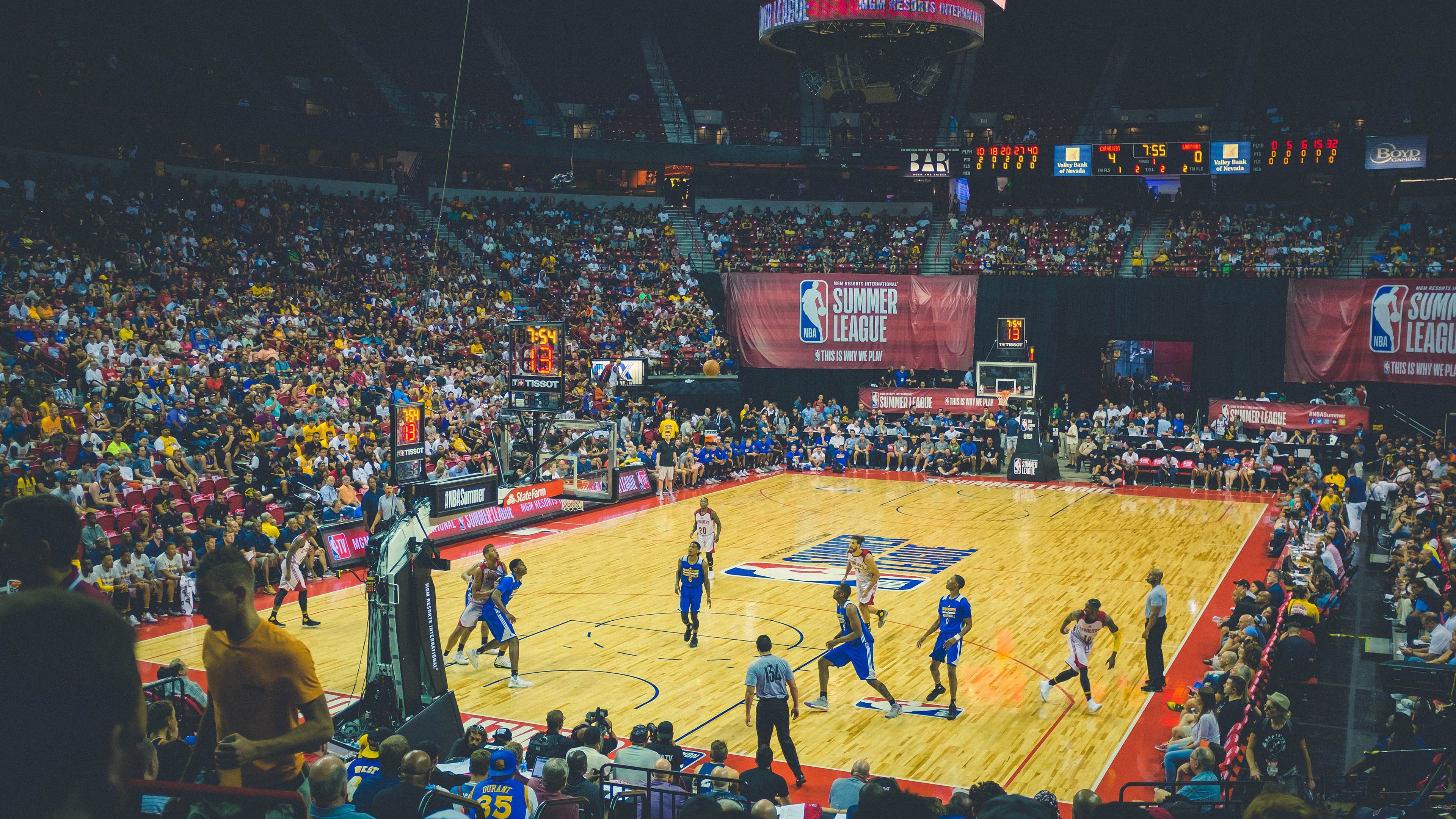 勇士队继续领跑联盟,冲击三连冠,勇士队内最新训练赛